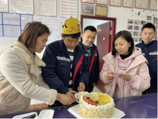 四川今日達(dá)航空貨運(yùn)有限公司------------2021.0.3.08日舉行了3月生日會(huì)